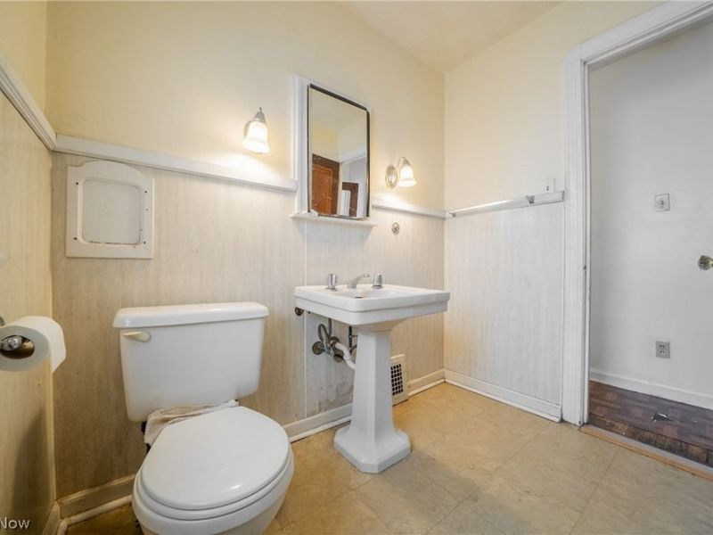 17909 Schenely Avenue, Cleveland, OH 44119 Photo 25