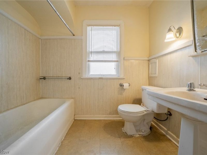 17909 Schenely Avenue, Cleveland, OH 44119 Photo 26