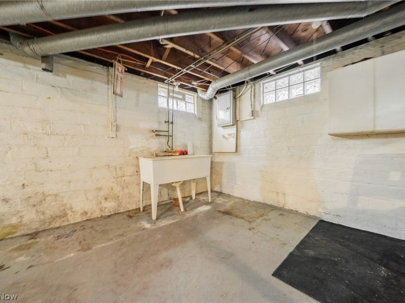 17909 Schenely Avenue, Cleveland, OH 44119 Photo 29