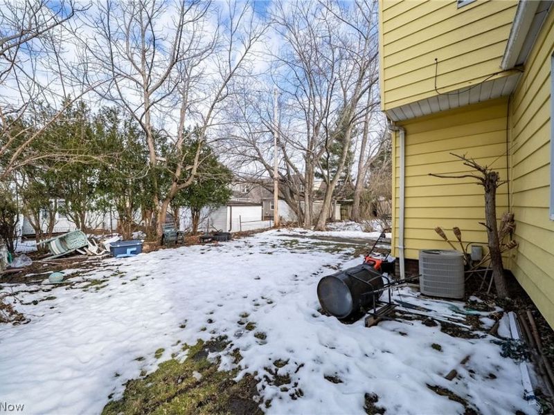 17909 Schenely Avenue, Cleveland, OH 44119 Photo 32