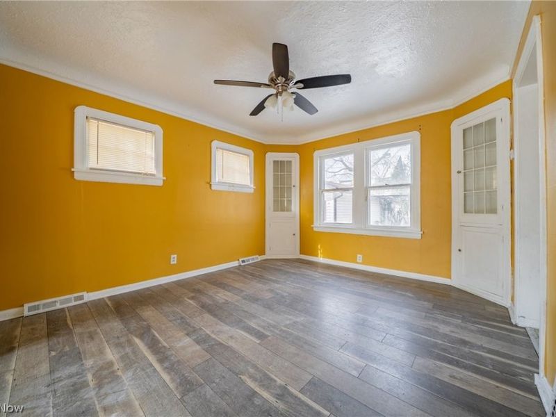 17909 Schenely Avenue, Cleveland, OH 44119 Photo 8