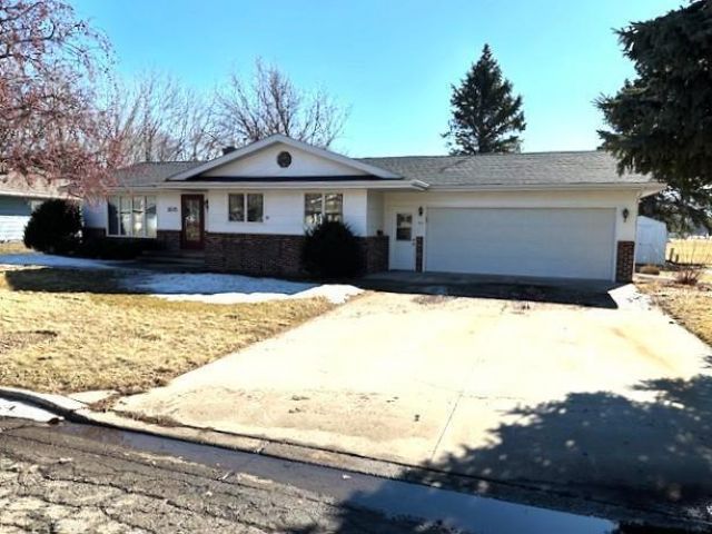 105 Buckeye Drive, Montevideo, MN 56265 Main Photo