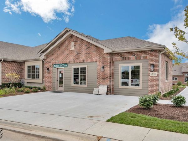 8855 Milwaukee Breakwater Drive, Frankfort, IL 60423