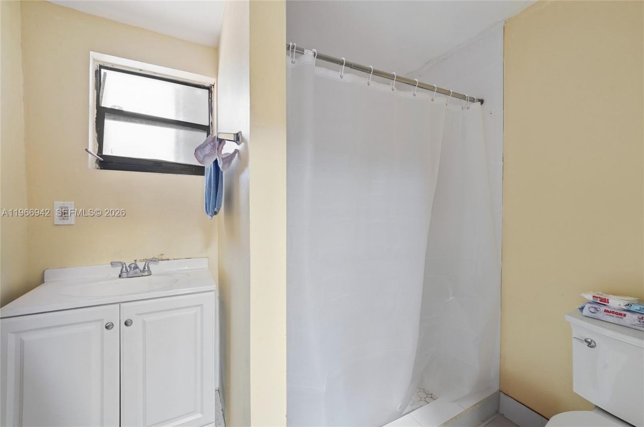 4791 W 3rd Ave , Hialeah, FL 33012 Photo