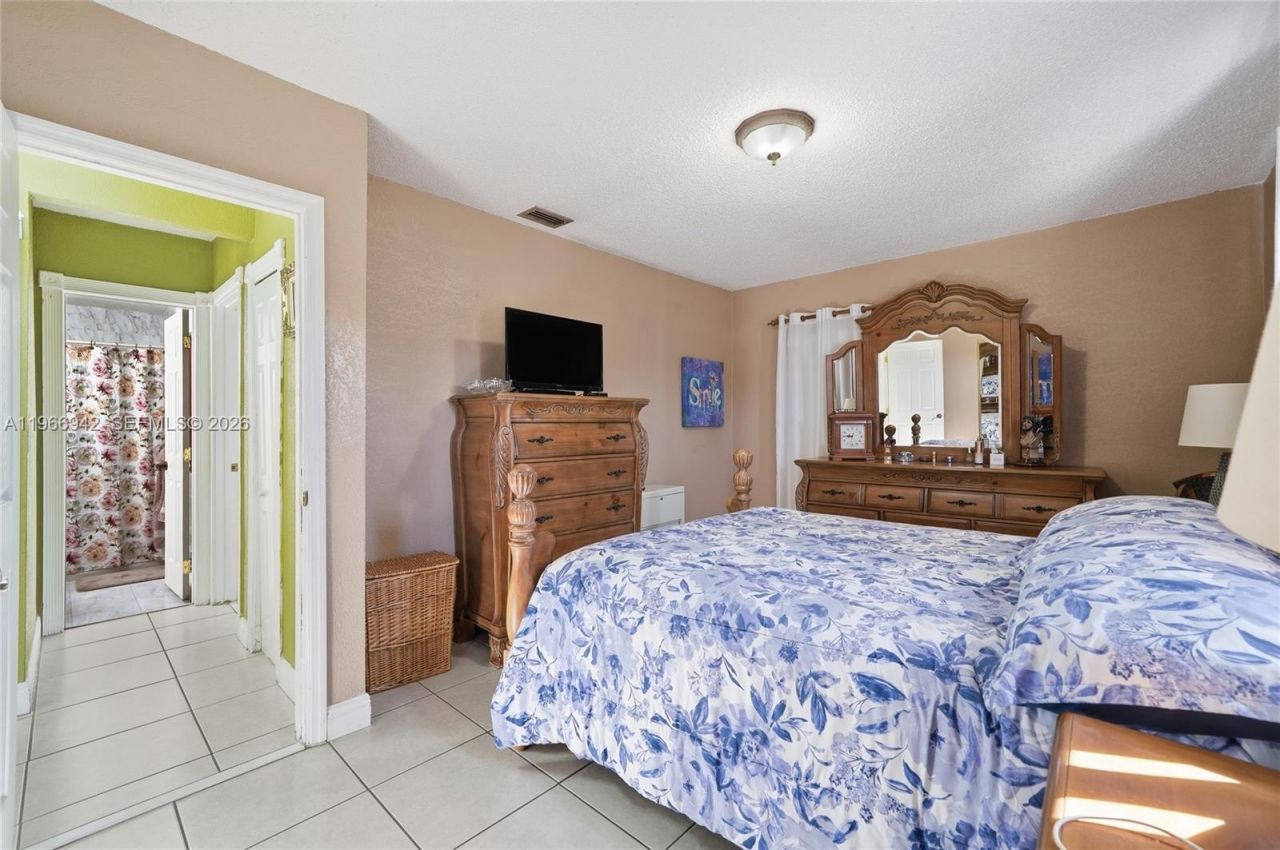 4791 W 3rd Ave , Hialeah, FL 33012 Photo