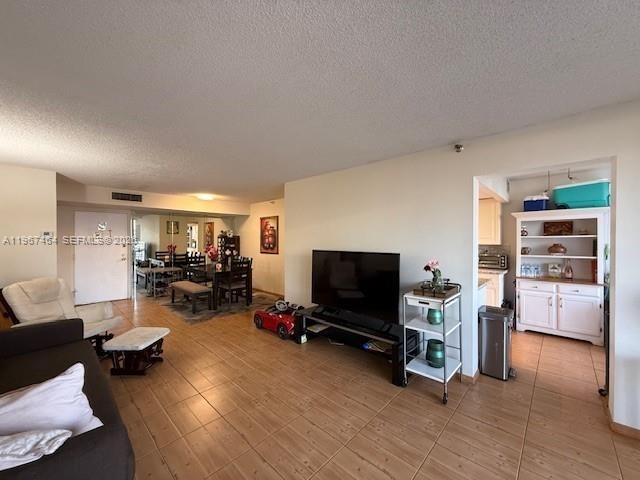 290 174th St, Unit 811, Sunny Isles Beach, FL 33160 Photo