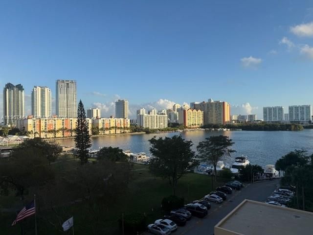 290 174th St, Unit 811, Sunny Isles Beach, FL 33160 Photo