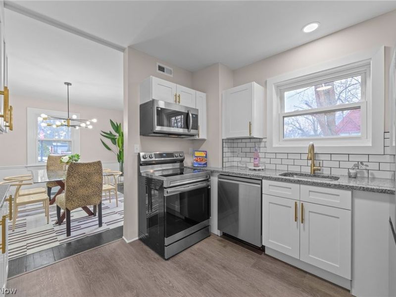 815 Broad Boulevard, Cuyahoga Falls, OH 44221 Photo 23