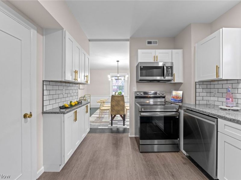 815 Broad Boulevard, Cuyahoga Falls, OH 44221 Photo 24