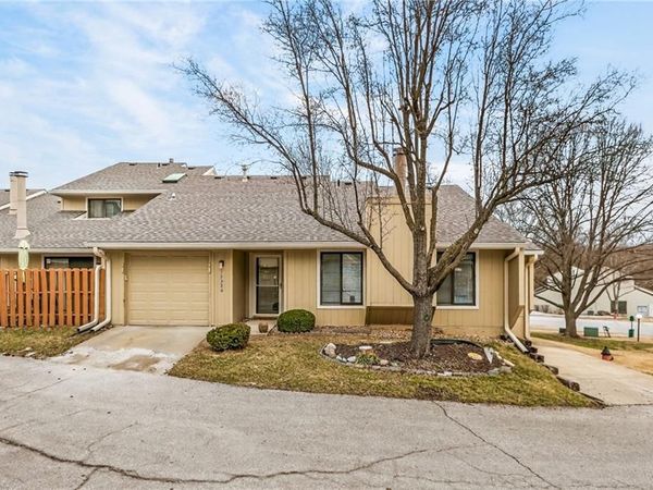 12326 Charlotte Street, Unit 3D, Kansas City, MO 64146