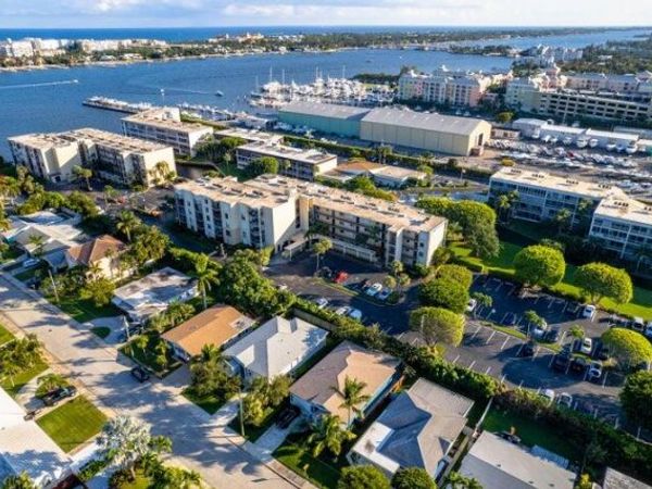 890 N Federal Highway, Unit 202, Lantana, FL 33462