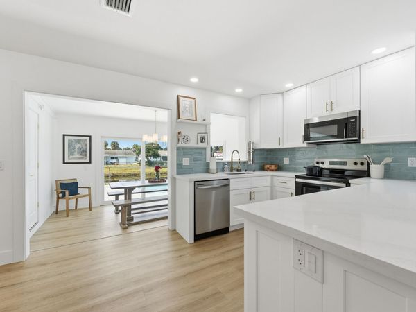 533 Riverside Drive, Palm Beach Gardens, FL 33410