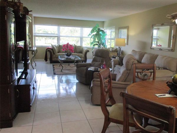 9541 Sunrise Lakes Blvd, Unit 210, Sunrise, FL 33322