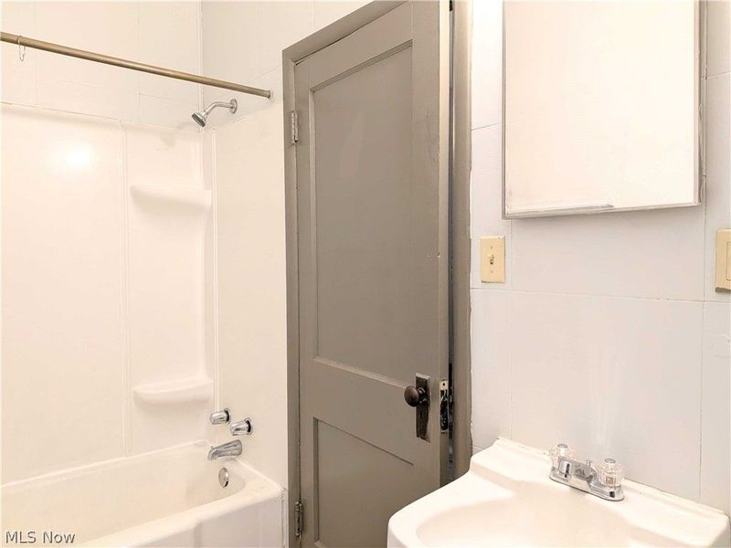 18 5th Street NE, Massillon, OH 44646 Photo 9