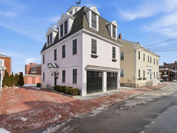 102 Pleasant St, Unit 102, Newburyport, MA 01950