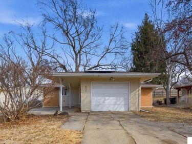 8532 Templeton Drive, Omaha, NE 68134