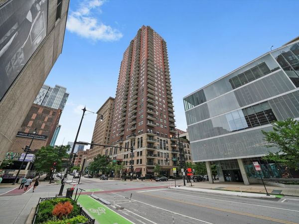 41 E 8th Street, Unit 1404, Chicago, IL 60605