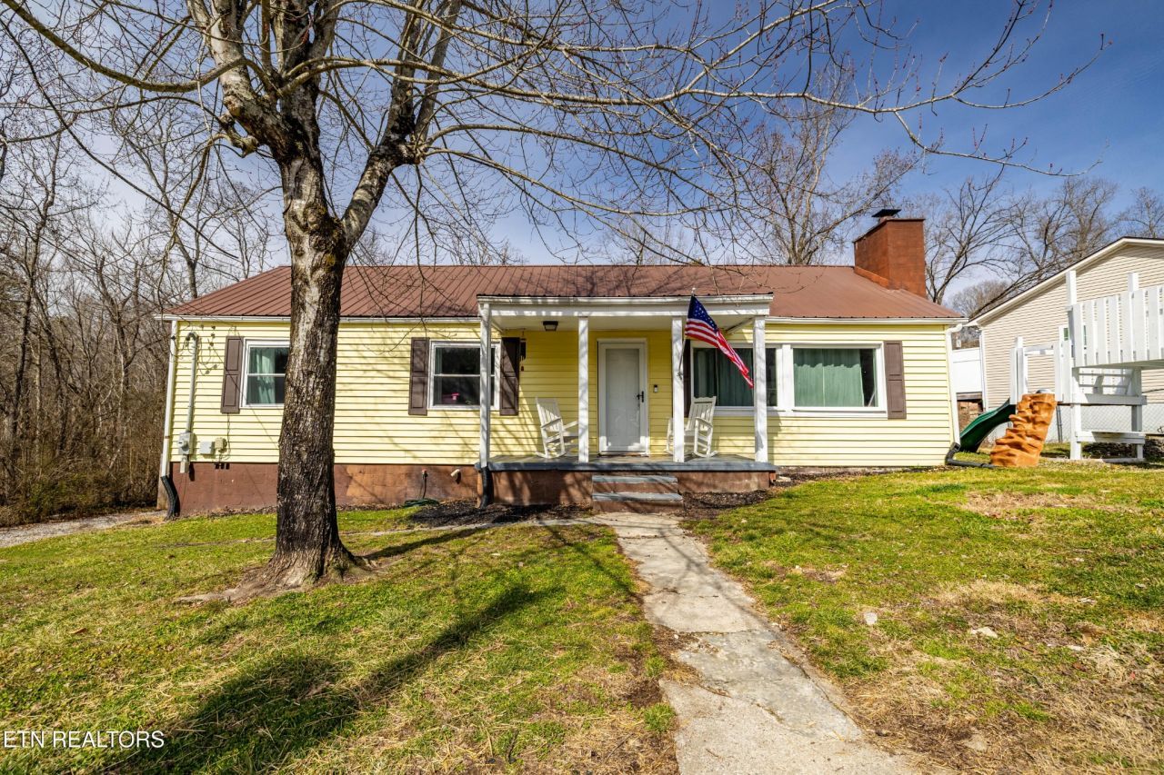 135 Dogwood Court, Harriman, TN 37748 Main Photo