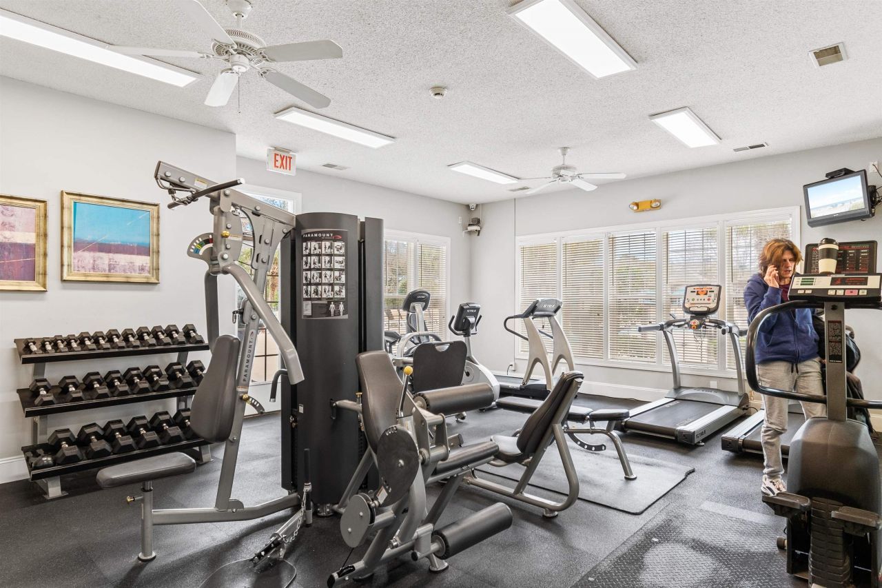 9754 Leyland Dr. Photo 31