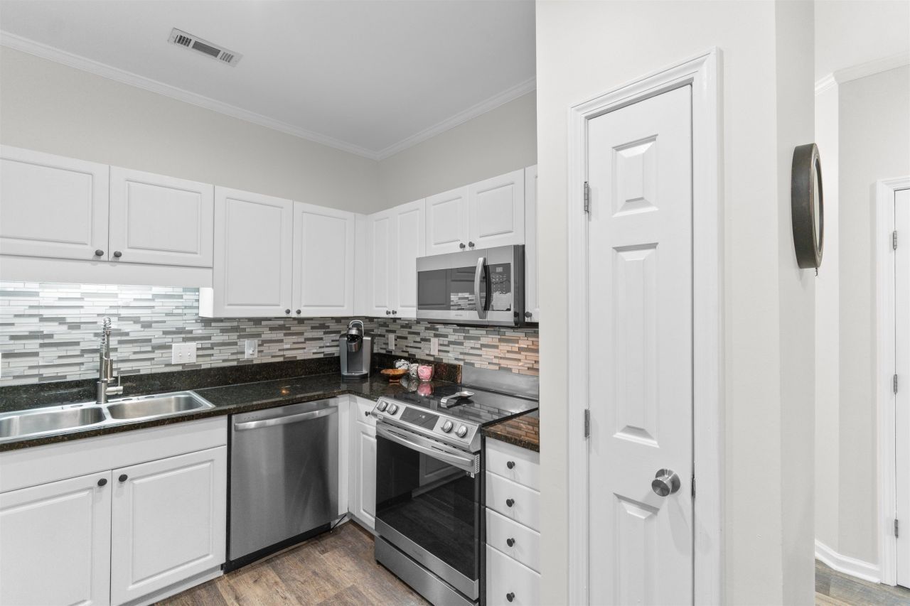 9754 Leyland Dr. Photo 6