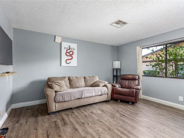 5713 Smoke Ranch Road, Unit D, Las Vegas, NV 89108