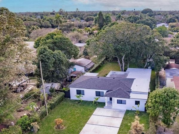 14324 Garden Dr, Miami, FL 33168