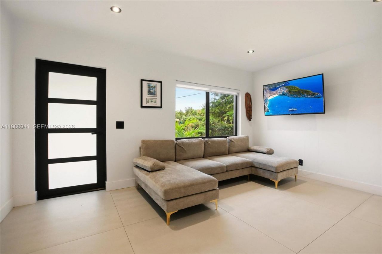 14324 Garden Dr, Miami, FL 33168 Photo