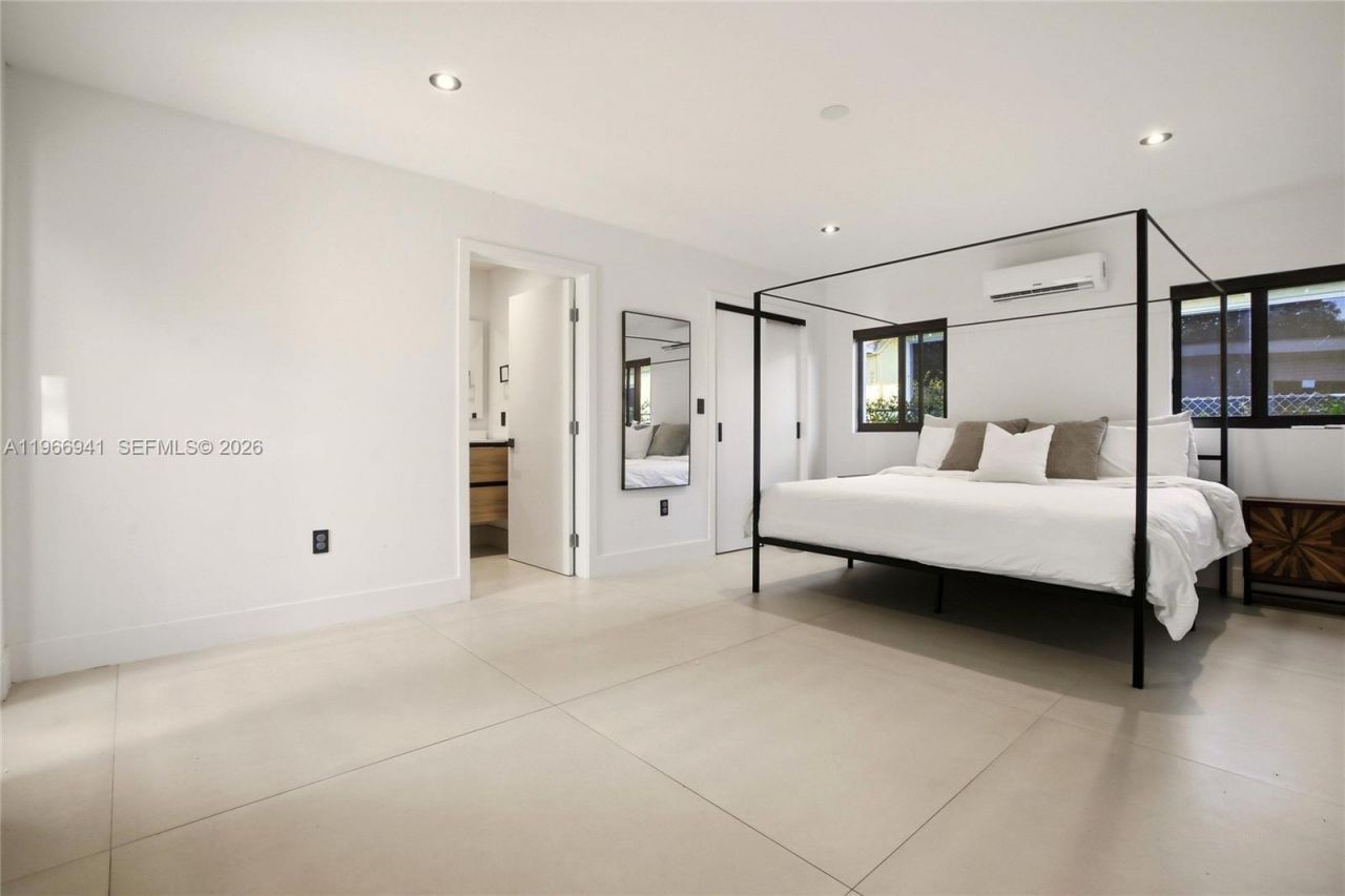 14324 Garden Dr, Miami, FL 33168 Photo