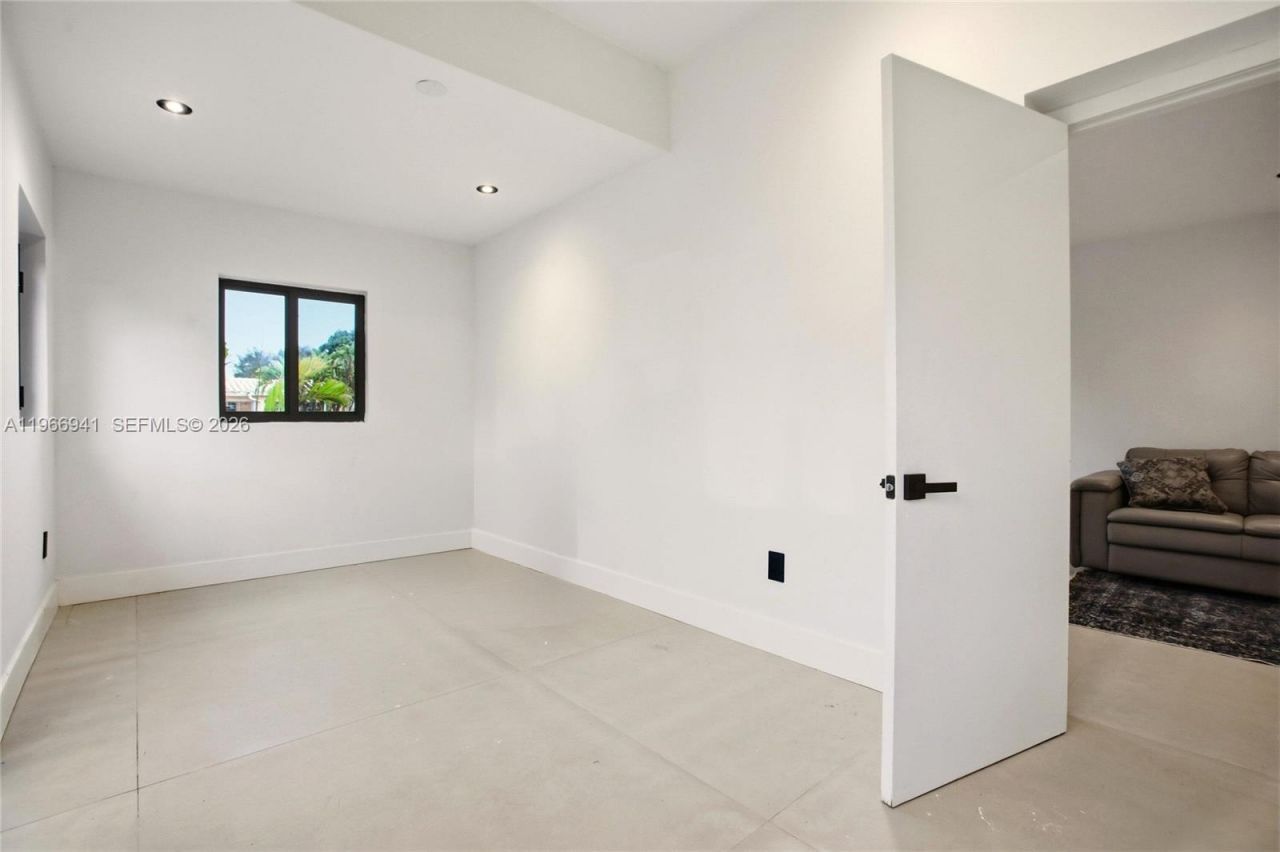 14324 Garden Dr, Miami, FL 33168 Photo