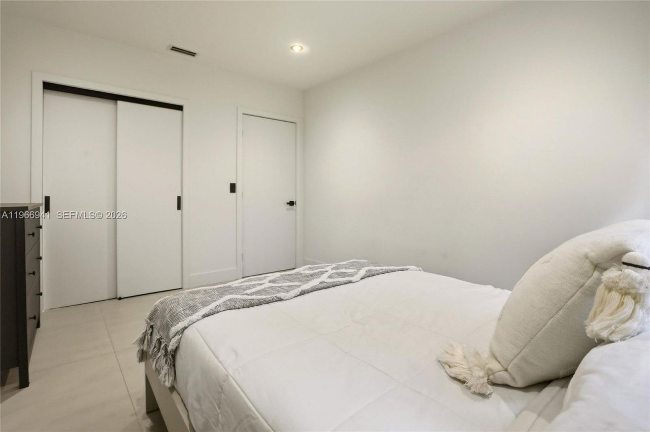 14324 Garden Dr, Miami, FL 33168 Photo