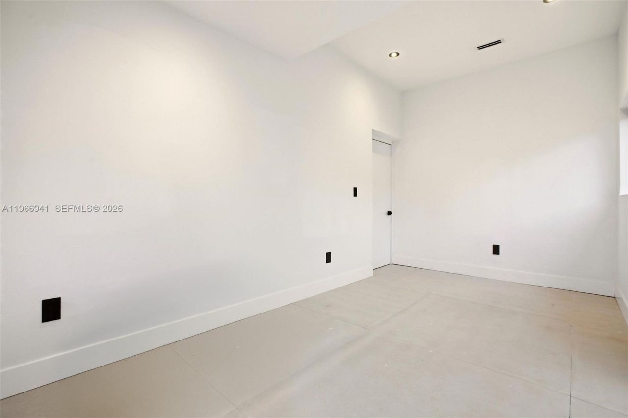 14324 Garden Dr, Miami, FL 33168 Photo