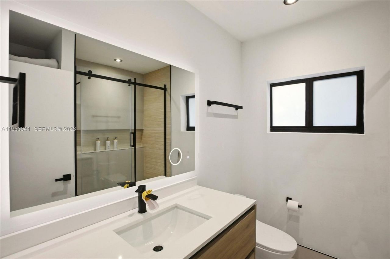 14324 Garden Dr, Miami, FL 33168 Photo