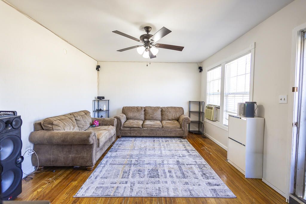 132 Franklin Street Photo 9