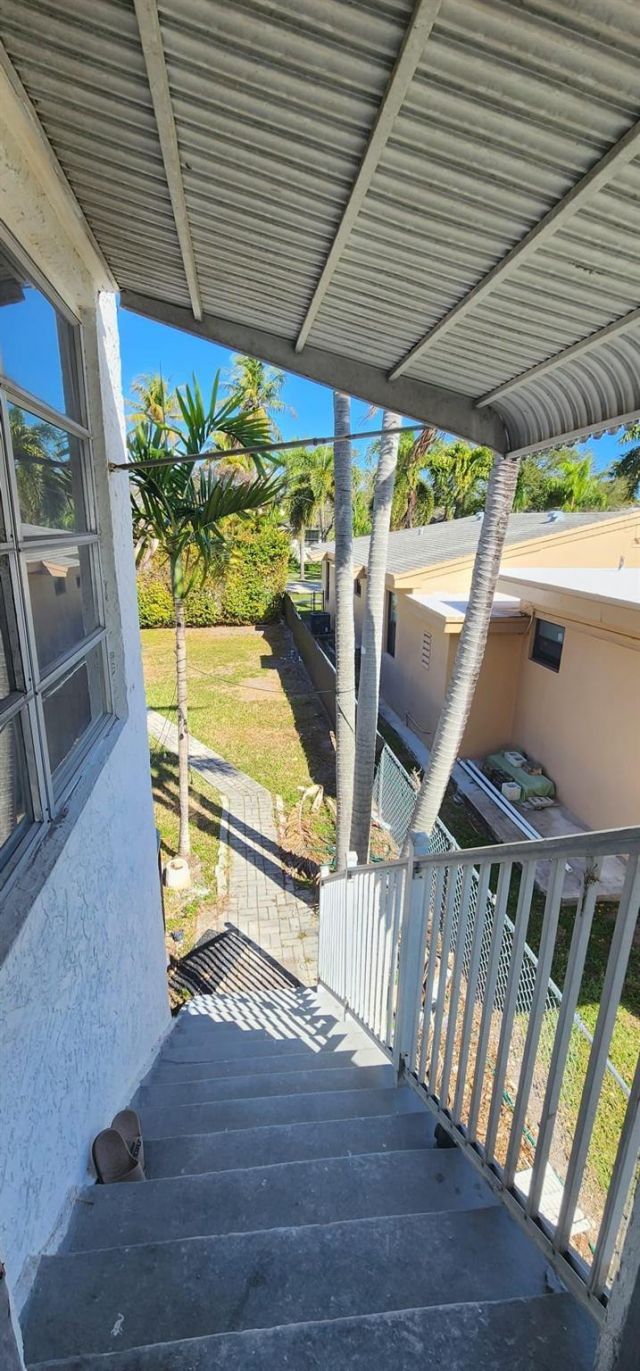 708 NE 4th Street, Unit 2, Hallandale Beach, FL 33009 Photo