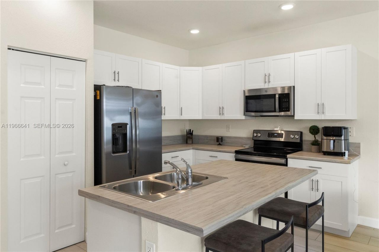 3226 W 108th St, Hialeah, FL 33018 Photo