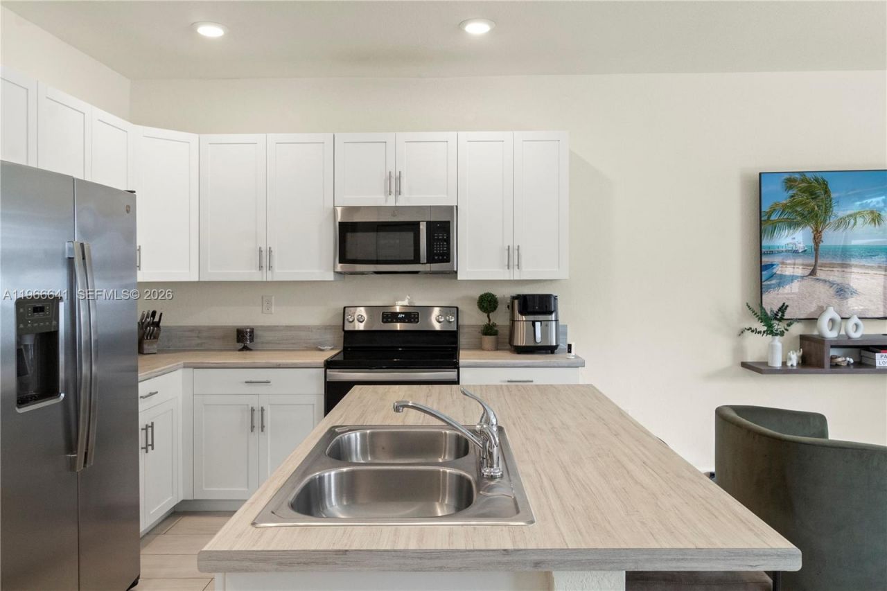 3226 W 108th St, Hialeah, FL 33018 Photo