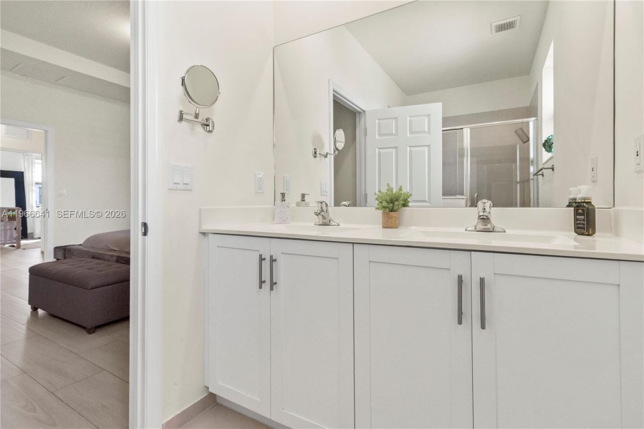 3226 W 108th St, Hialeah, FL 33018 Photo