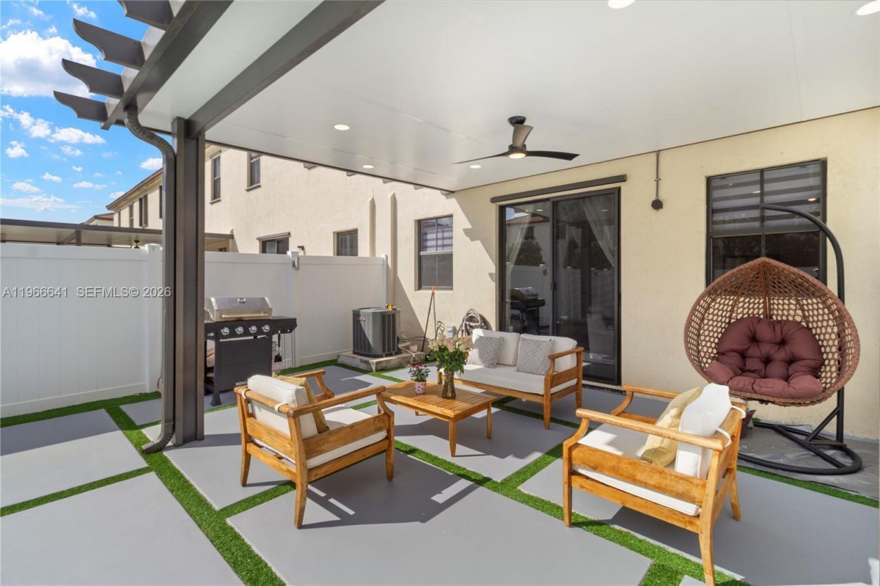 3226 W 108th St, Hialeah, FL 33018 Photo