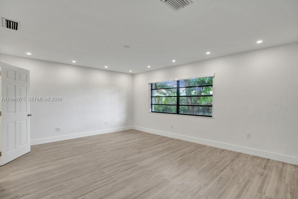 19710 NE 23rd Ave, Miami, FL 33180 Photo