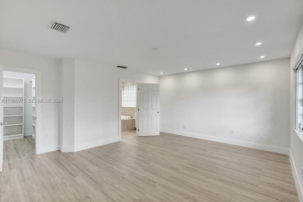 19710 NE 23rd Ave, Miami, FL 33180 Photo