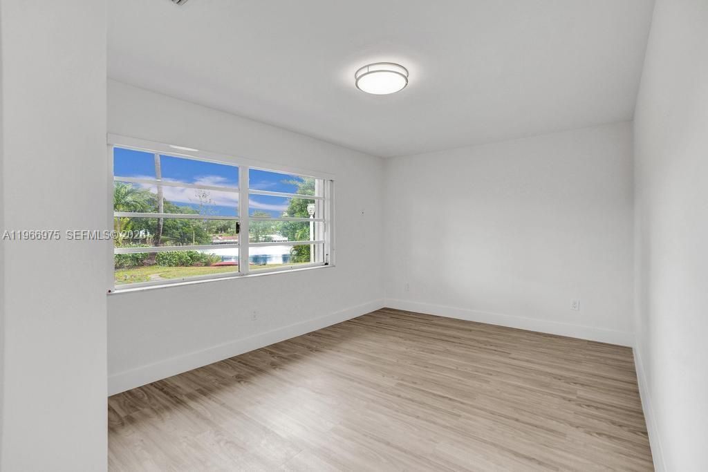 19710 NE 23rd Ave, Miami, FL 33180 Photo