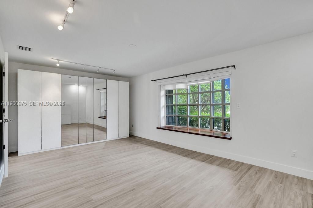 19710 NE 23rd Ave, Miami, FL 33180 Photo