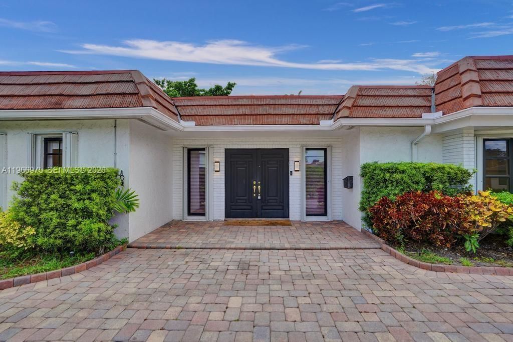 19710 NE 23rd Ave, Miami, FL 33180 Photo