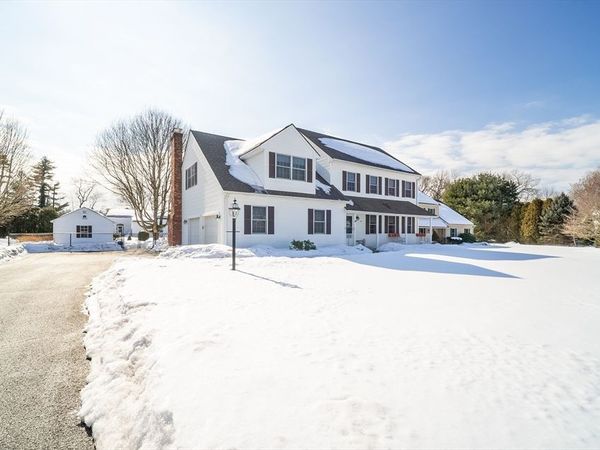 14 Kronvall Ln, East Longmeadow, MA 01028