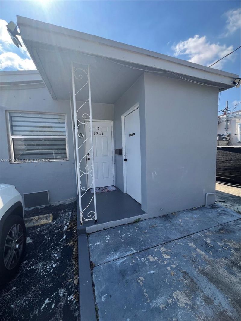 1711 Thomas St, Unit 1-3, Hollywood, FL 33020 Photo