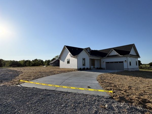 2647 Pleasant Grove Rd, Westmoreland, TN 37186