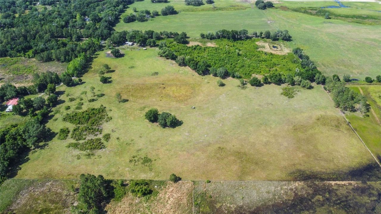 Se 51st Lane, Center Hill, FL 33514 Photo