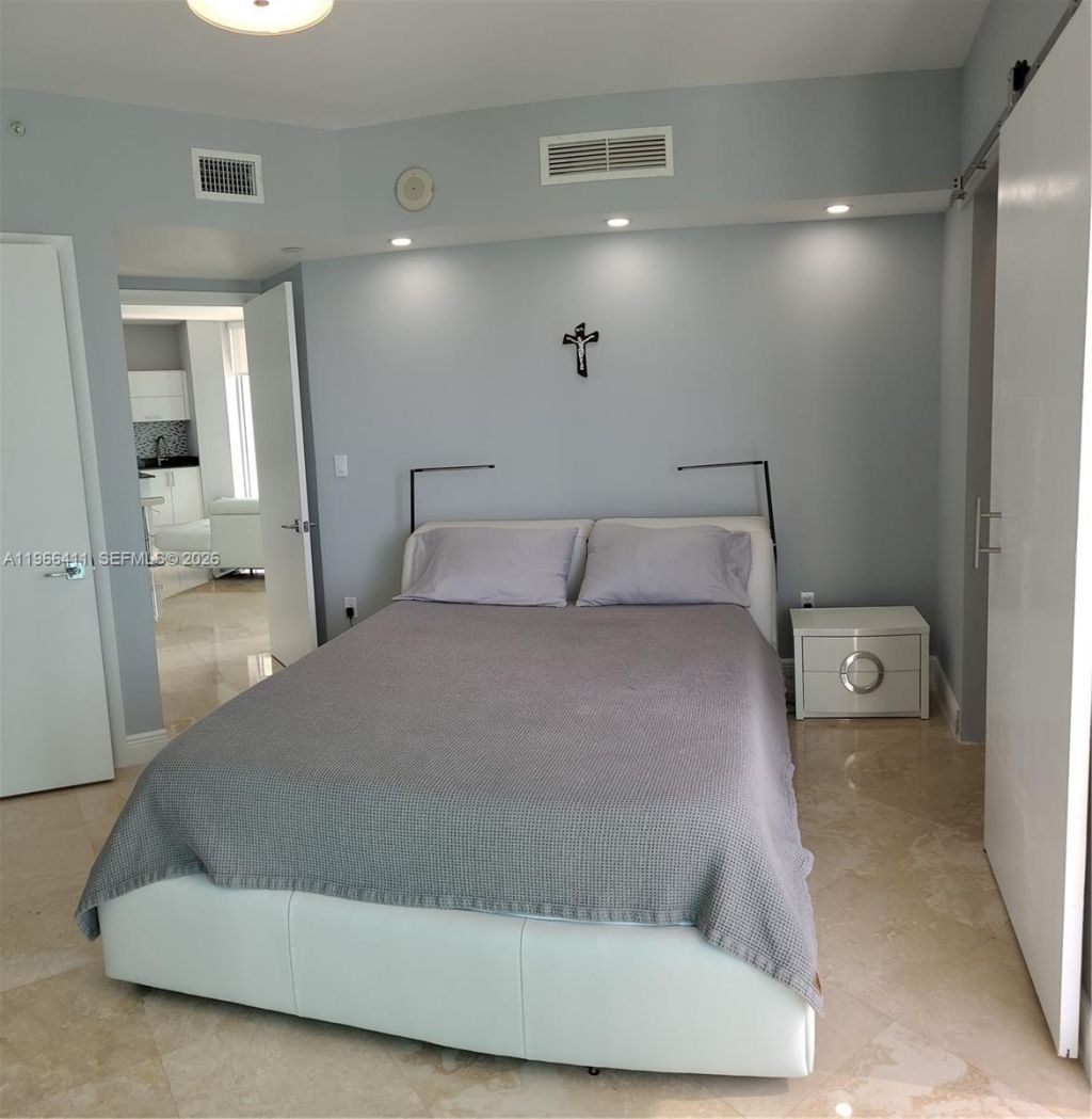 350 S Miami Ave , Unit 2714, Miami, FL 33130 Photo