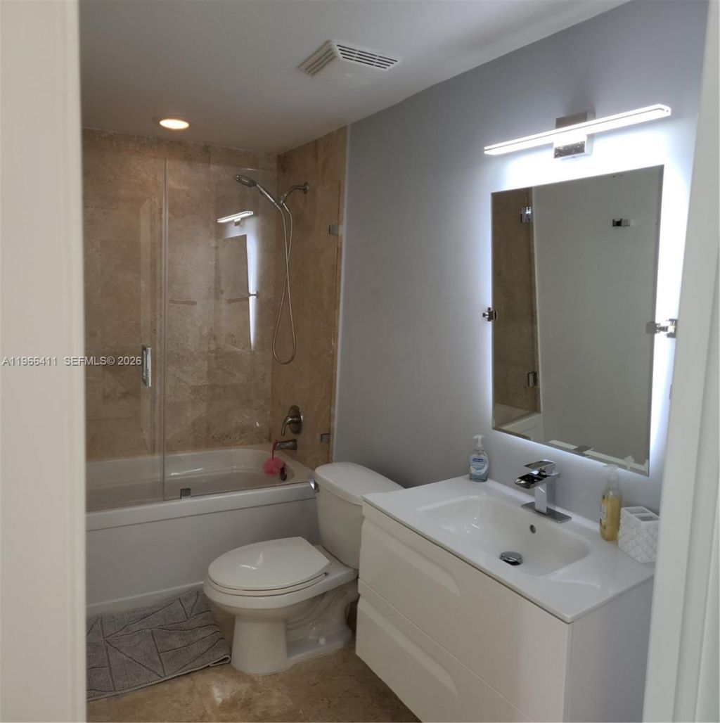 350 S Miami Ave , Unit 2714, Miami, FL 33130 Photo