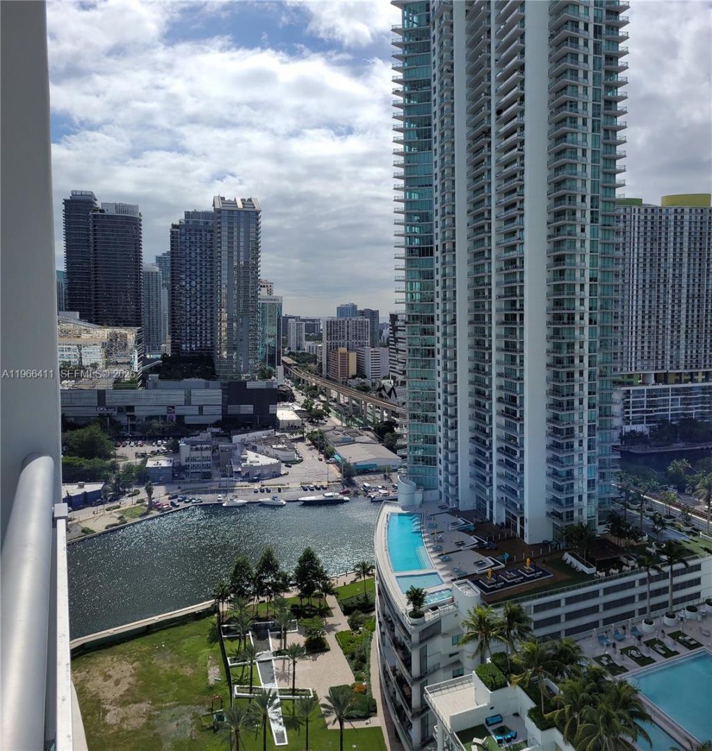 350 S Miami Ave , Unit 2714, Miami, FL 33130 Photo